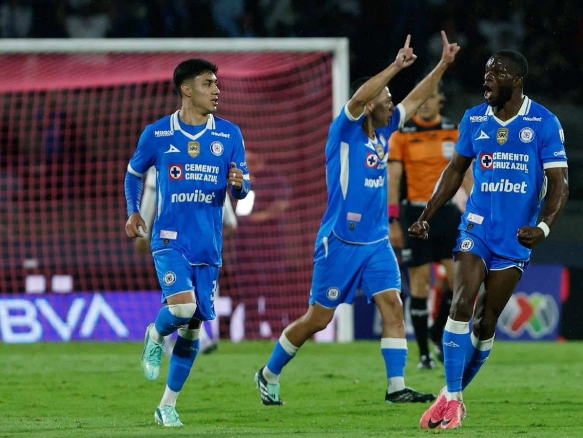 Cruz Azul empata 3-3 con Pumas