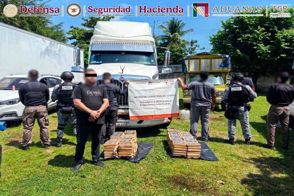 Aseguran en Chiapas más de 171 kilos de presunta cocaína ocultos en un tractocamión