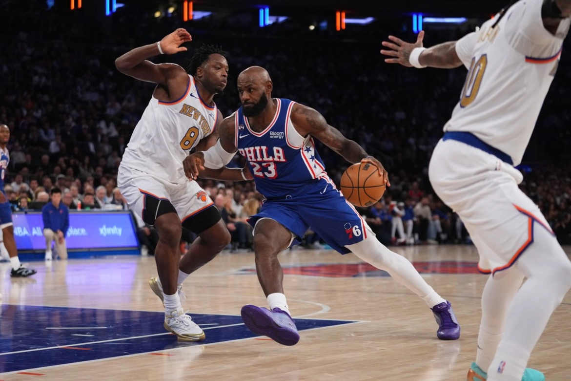 LeBron debuta con triunfo ante los Knicks