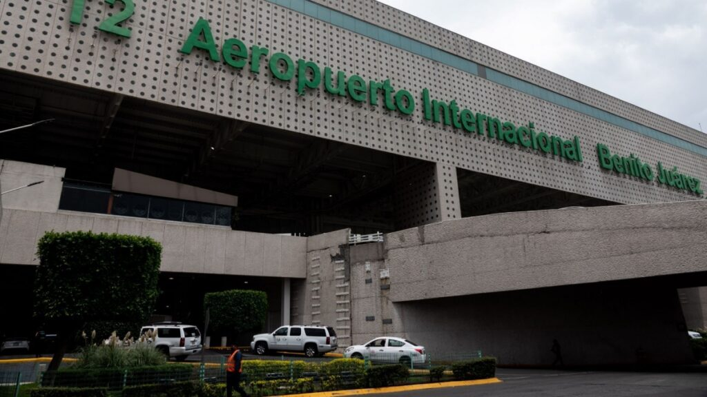Senado solicita a Cancillería acceso a salón exclusivo para diplomáticos en el AICM