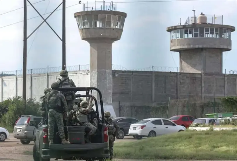 Reportan dos internos muertos en un día en penal de Mazatlán; investigan al director de El Castillo