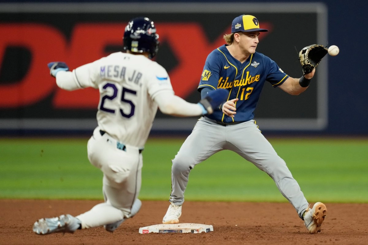 Cerveceros aplastan 10-1 a los Rays y quedan a un triunfo del título