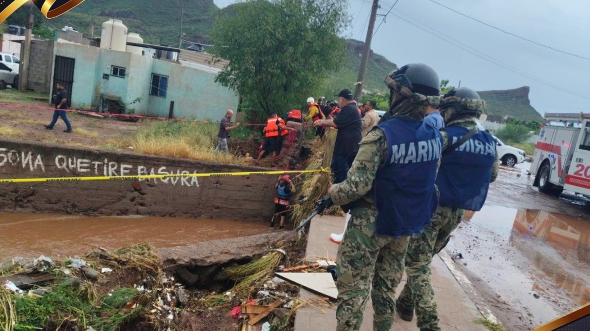 Lluvias en Los Cabos provocan inundaciones y arrastran vehículos hasta el mar
