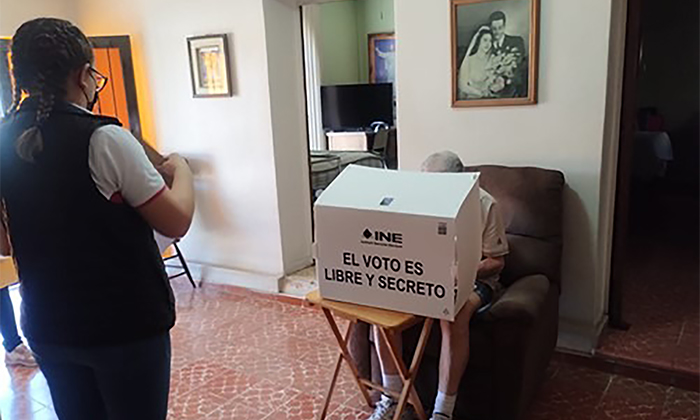 Llaman a registrar a personas sin movilidad para voto anticipado; El Instituto Nacional Electoral