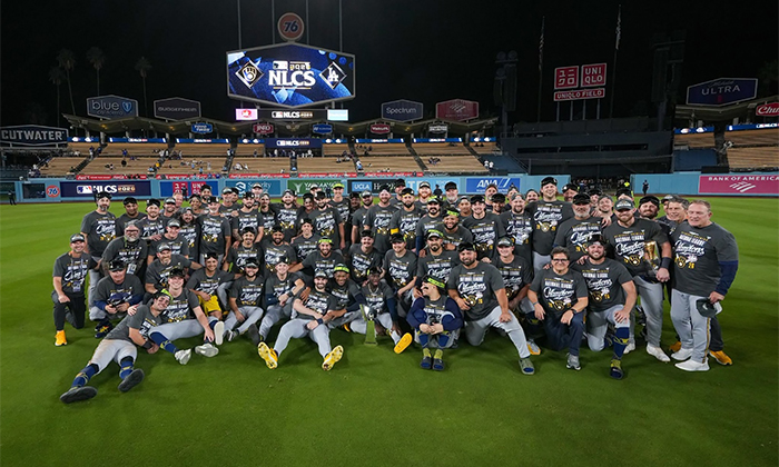 Cerveceros elimina a Dodgers
