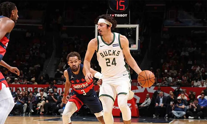 Luce Jaquez en debut con Bucks pese a derrota