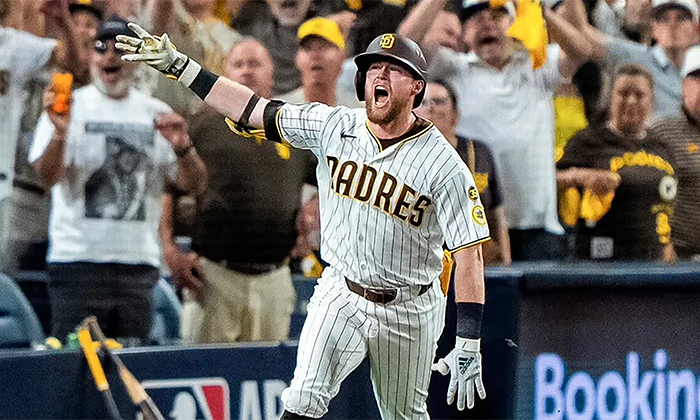 Padres rompe empate y evita eliminación; Supera 4-3 a Cerveceros