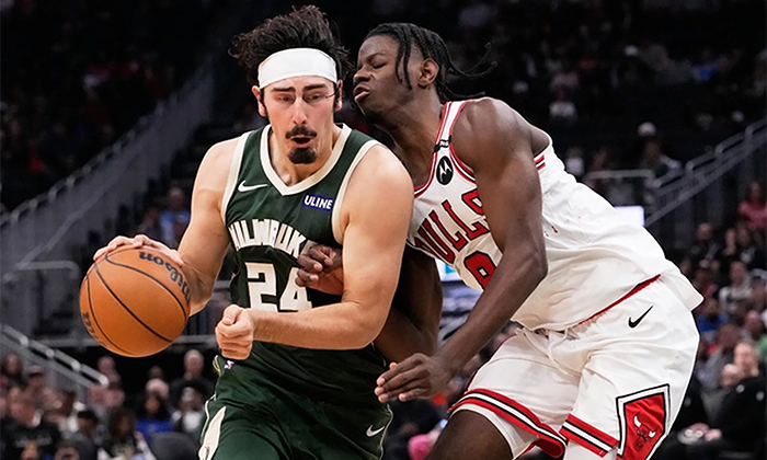 Jaime Jáquez luce, pero pierden los Bucks