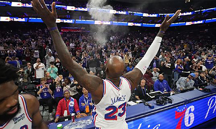 Luce LeBron James al debutar con Sixers en pretemporada